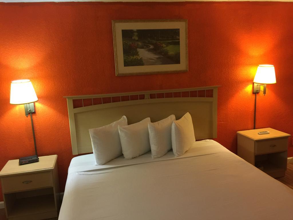 Country Hearth Inn- Kissimmee Bagian luar foto