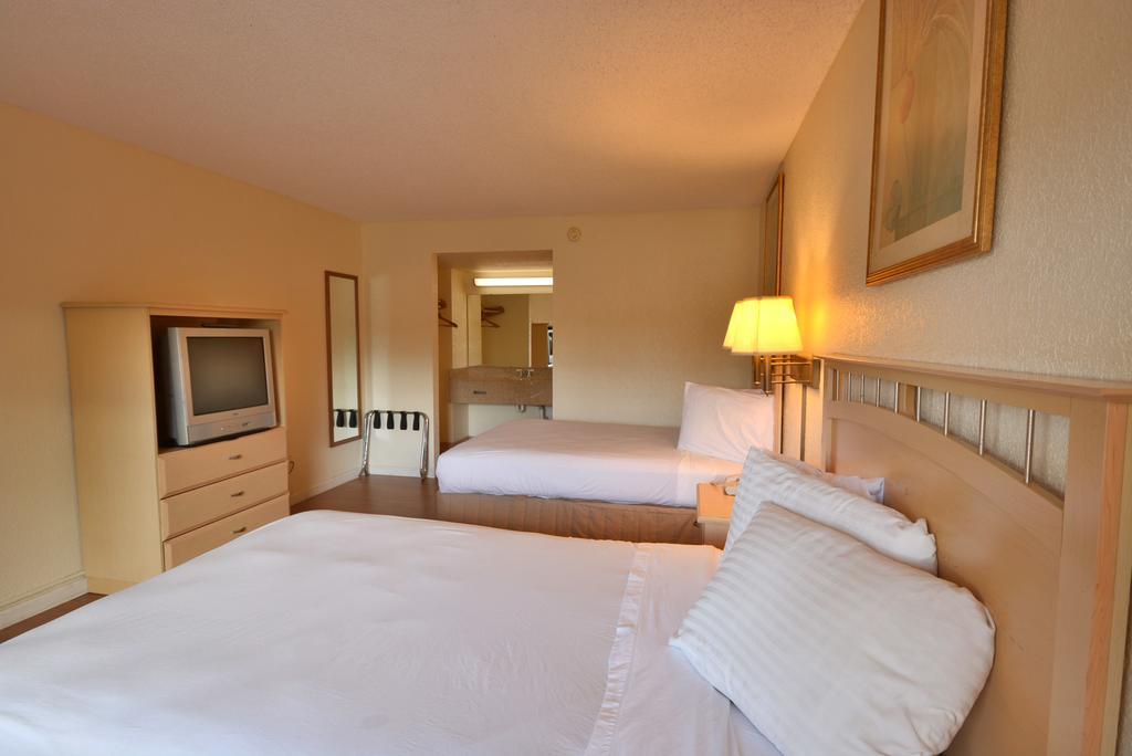 Country Hearth Inn- Kissimmee Bagian luar foto