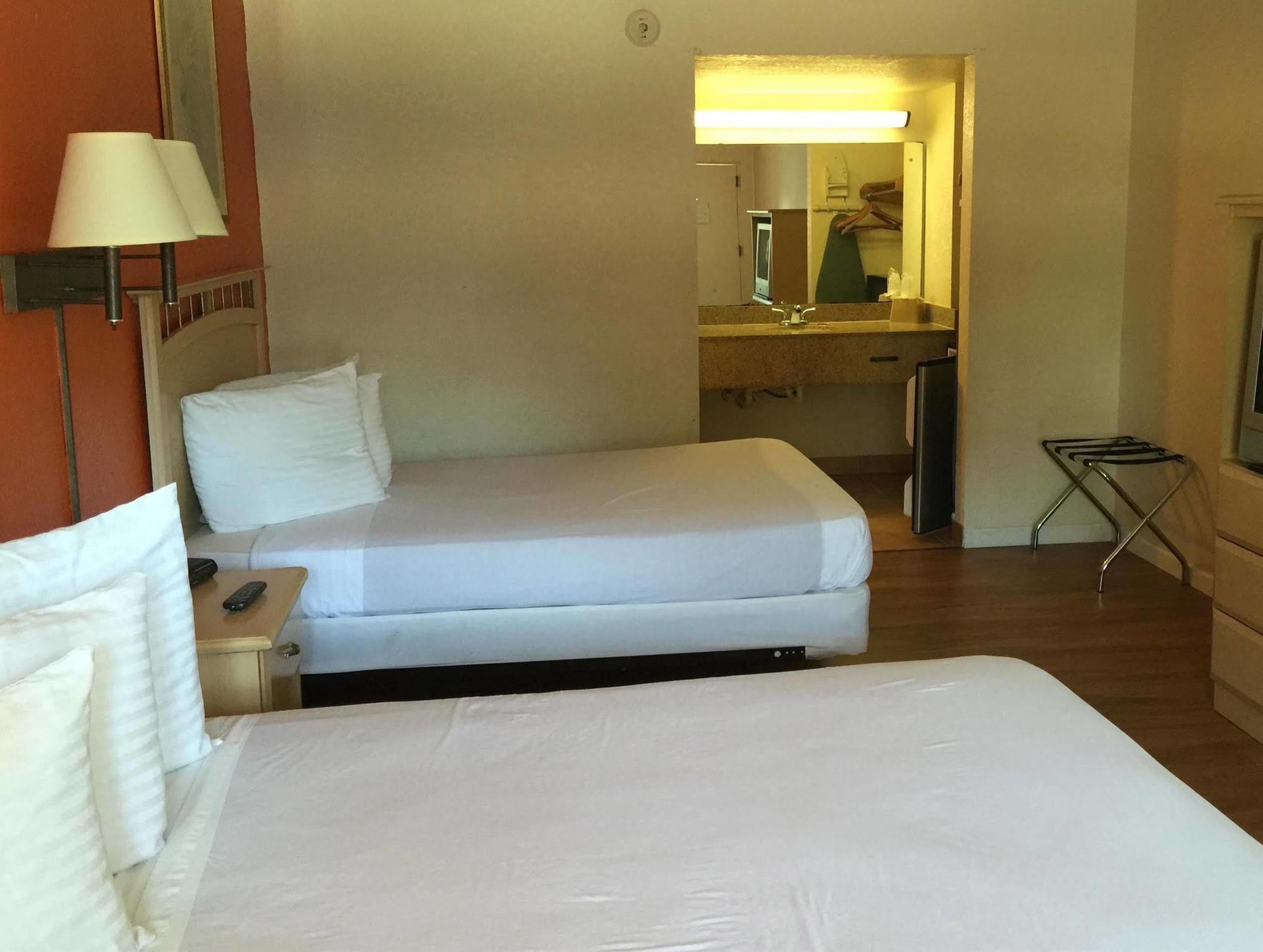 Country Hearth Inn- Kissimmee Bagian luar foto