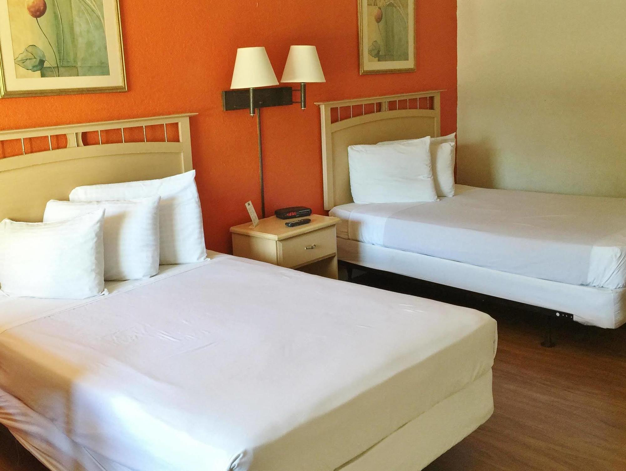 Country Hearth Inn- Kissimmee Bagian luar foto