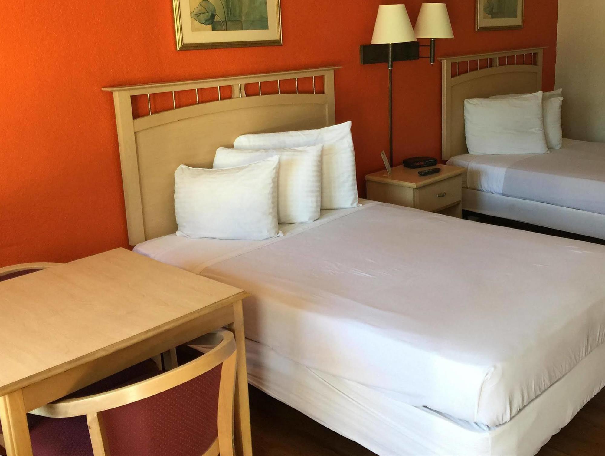 Country Hearth Inn- Kissimmee Bagian luar foto