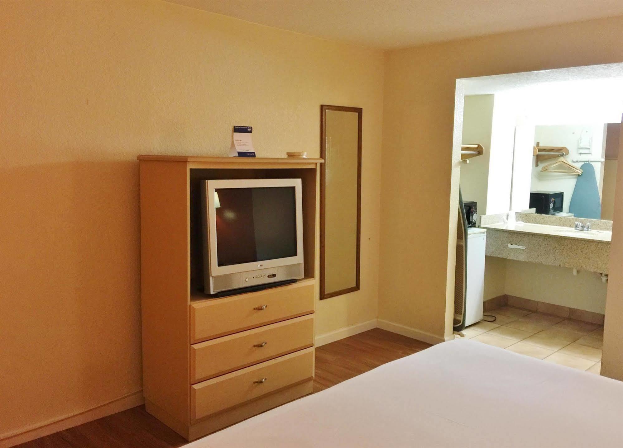 Country Hearth Inn- Kissimmee Bagian luar foto