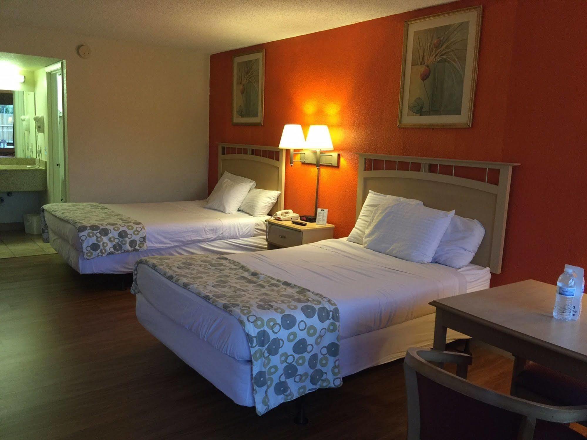Country Hearth Inn- Kissimmee Bagian luar foto