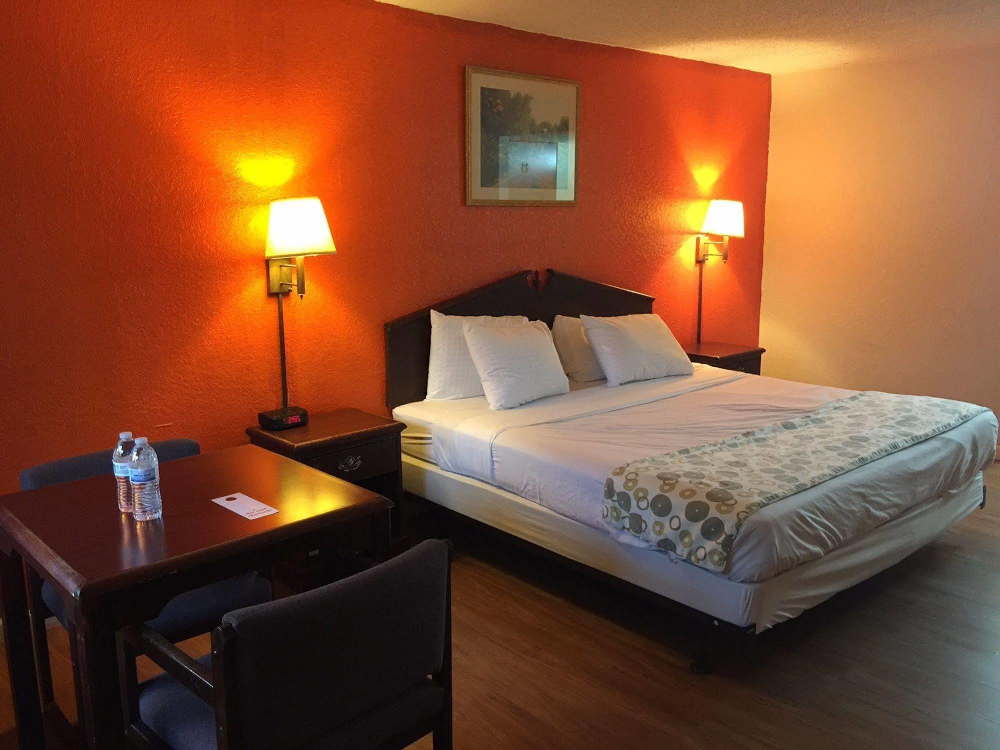 Country Hearth Inn- Kissimmee Bagian luar foto