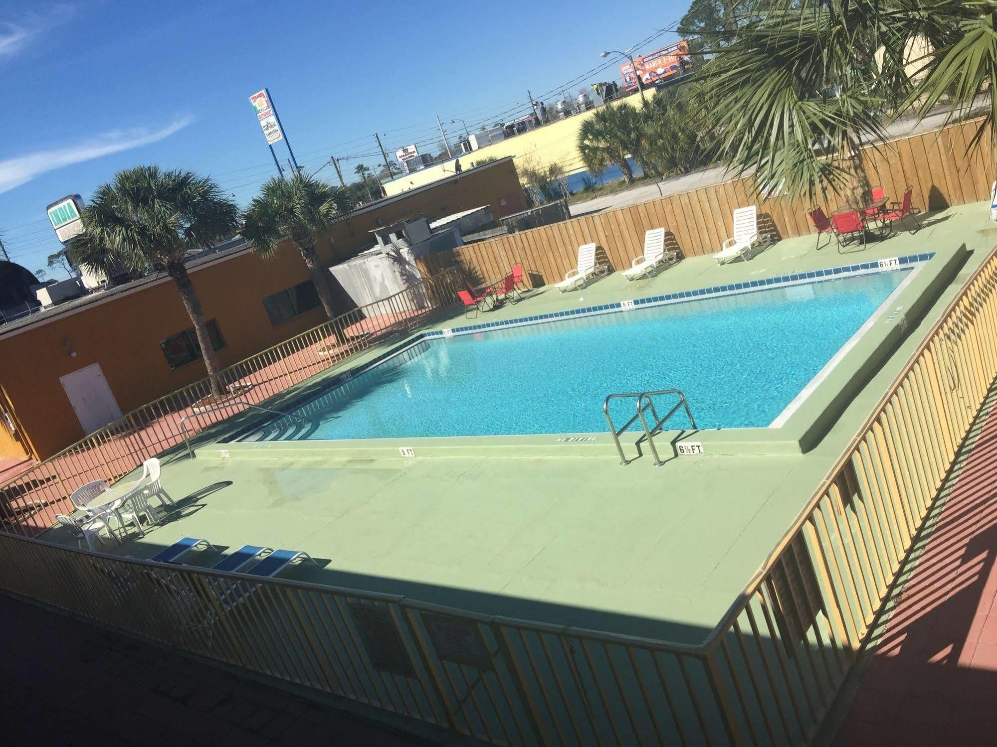 Country Hearth Inn- Kissimmee Bagian luar foto