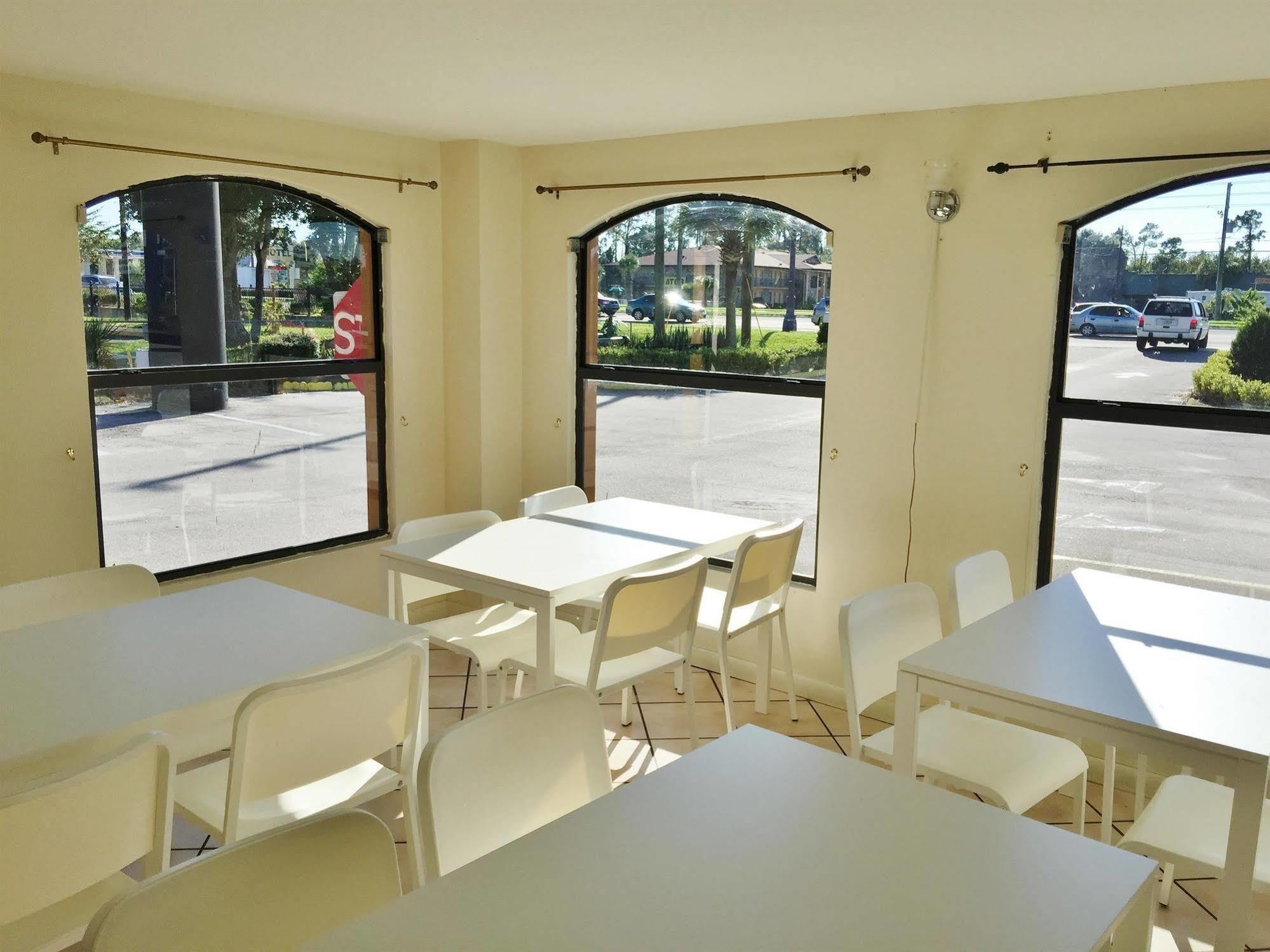 Country Hearth Inn- Kissimmee Bagian luar foto