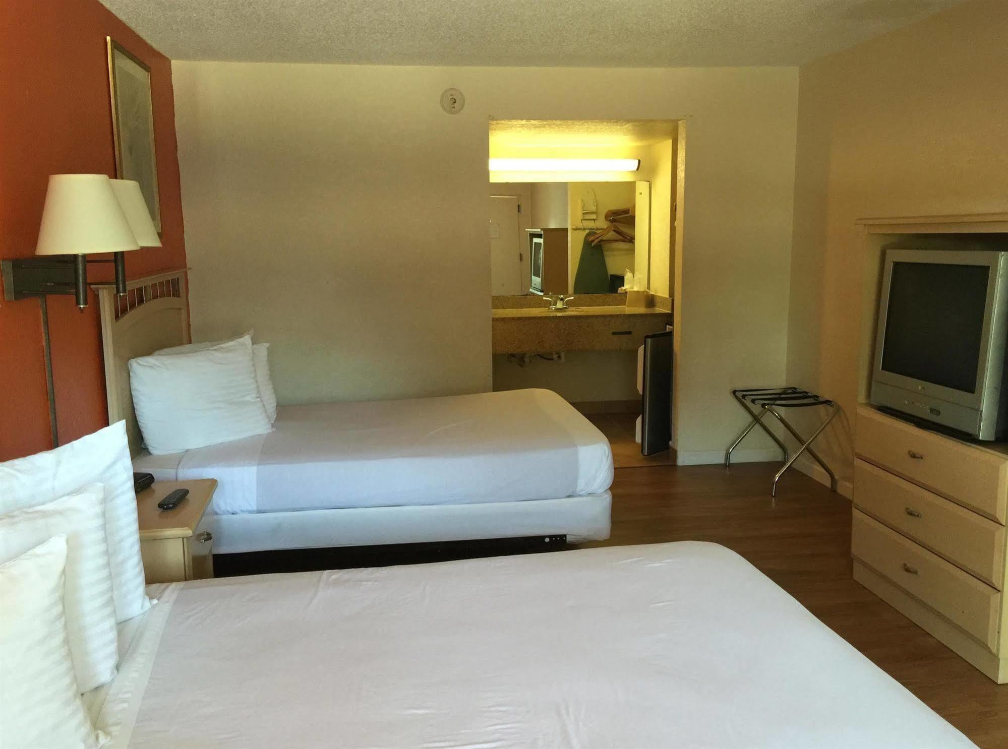 Country Hearth Inn- Kissimmee Bagian luar foto