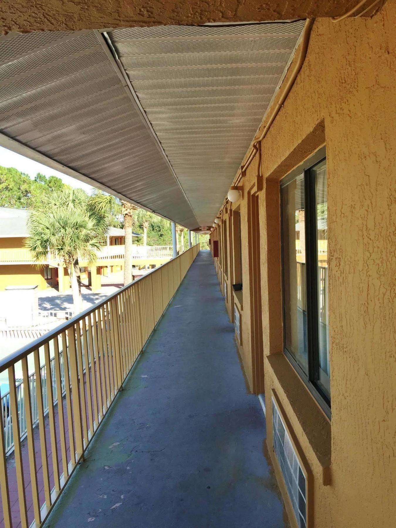Country Hearth Inn- Kissimmee Bagian luar foto
