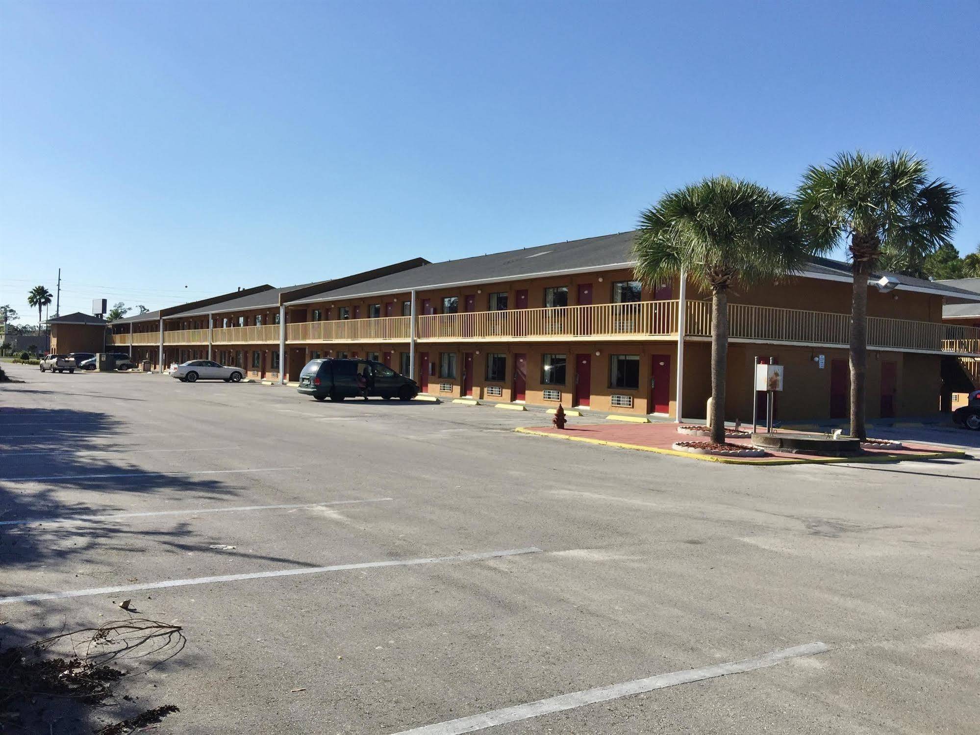 Country Hearth Inn- Kissimmee Bagian luar foto
